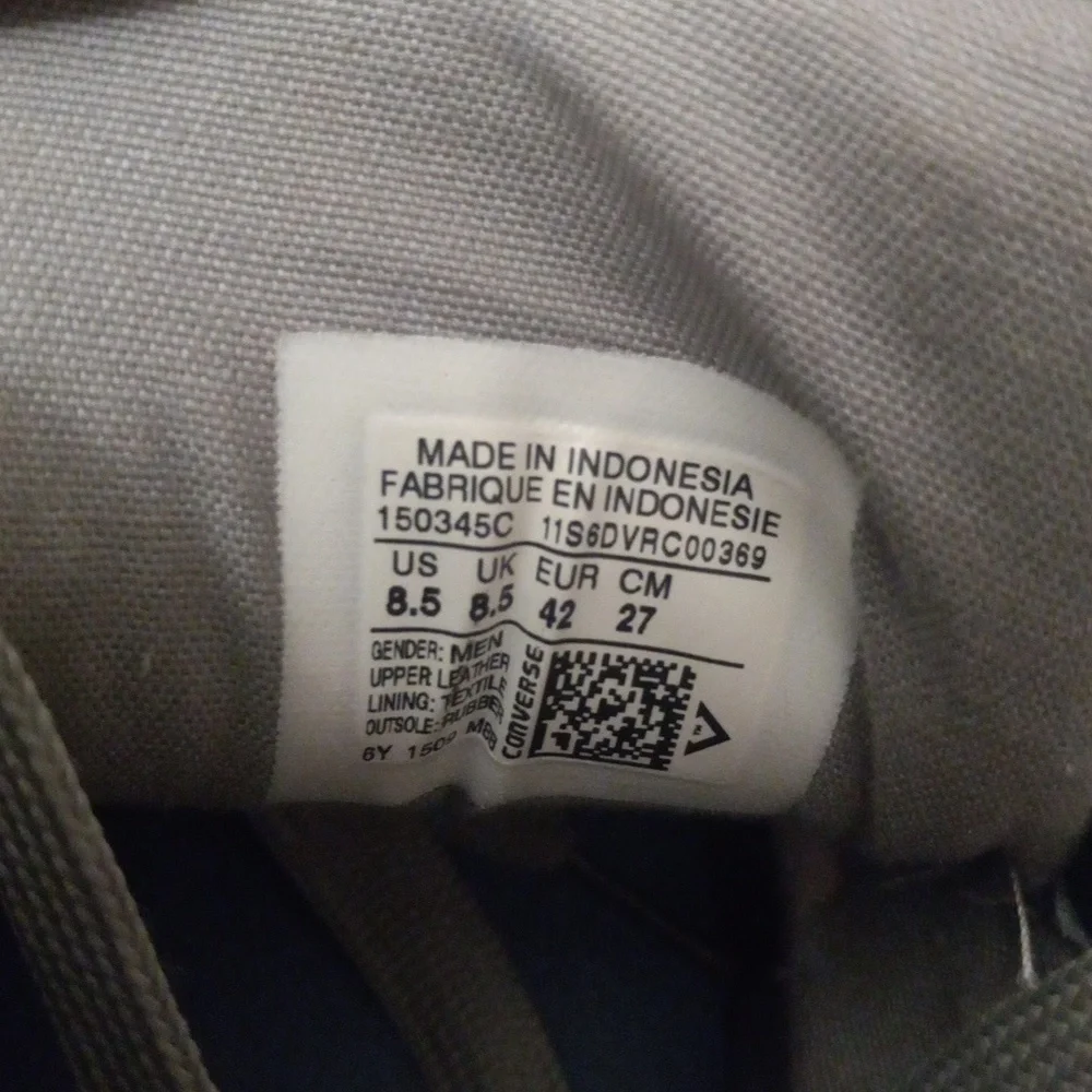 Chuck Taylor Padded Converse All stars 8.5 size shoes - Picture 3 of 15